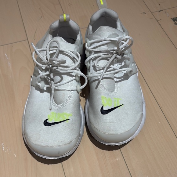 Nike Presto Size 4 Great Condition - Picture 1 of 5